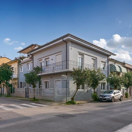 Casa vacanze da Antonio Viareggio Esterno foto