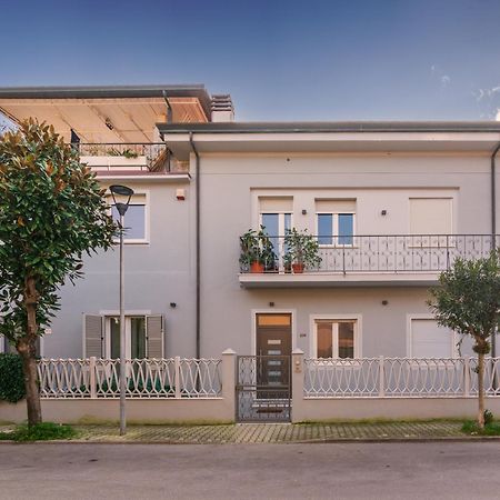 Casa vacanze da Antonio Viareggio Esterno foto